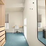 Central Guest House - Bedroom With En Suite Bathroom