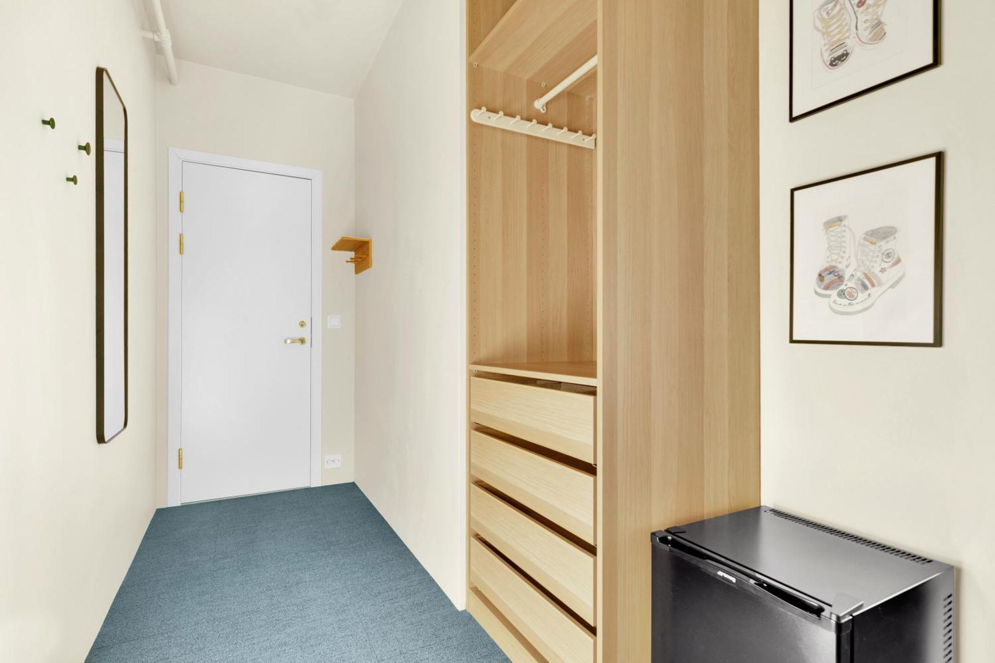 - Bedroom With En Bathroom